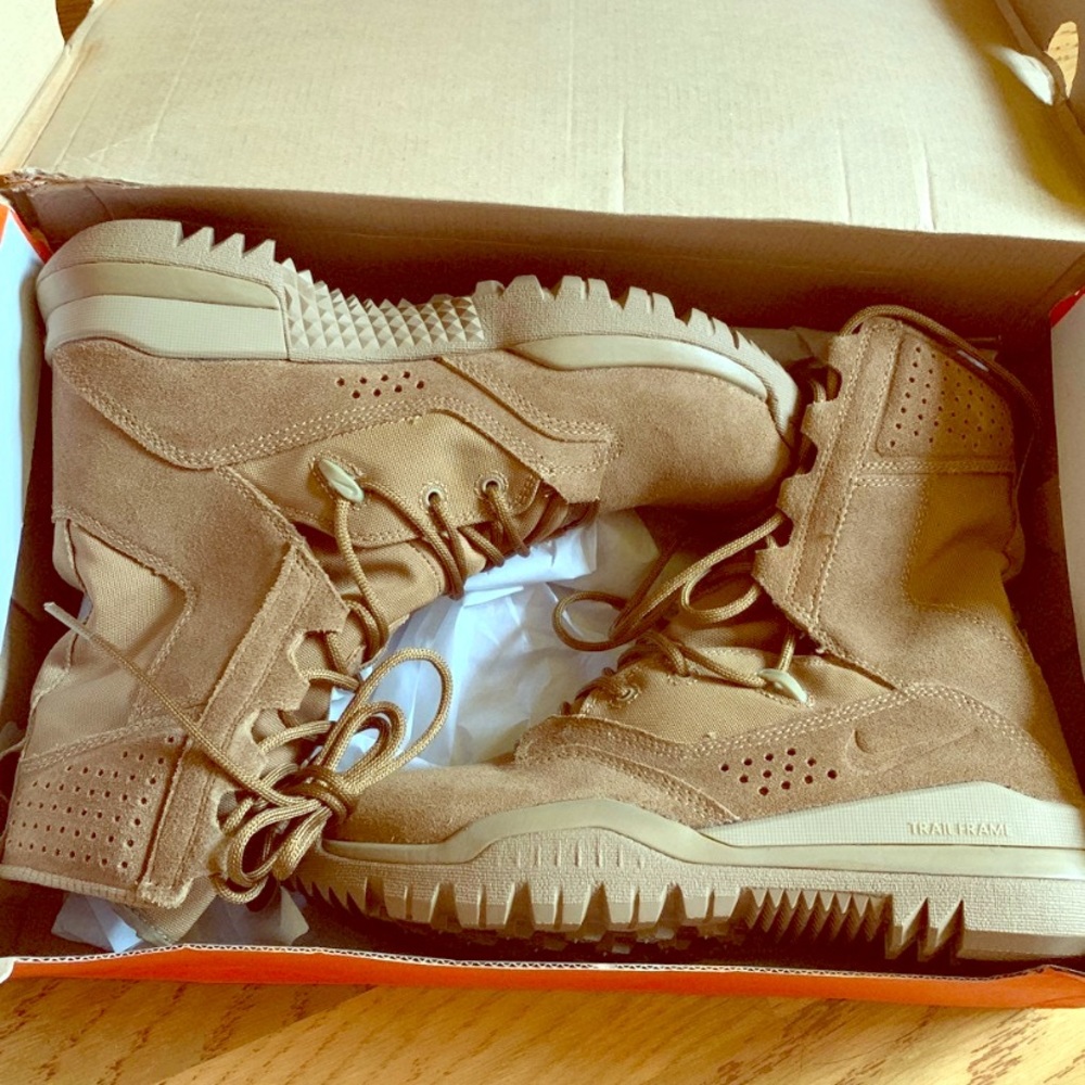 Nike coyote brown SFB Field Boots (Men’s) Sz 6.5